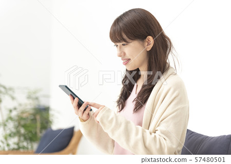 生活方式婦女智能手機電話 生活方式婦女智能手機電話 57480501