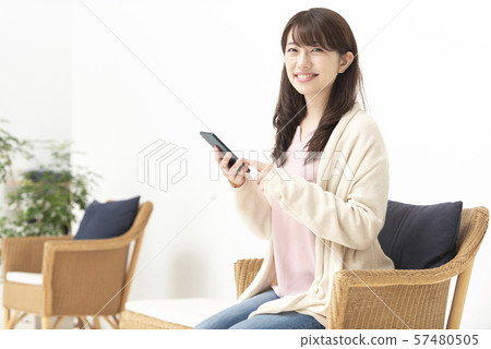 生活方式婦女智能手機電話 生活方式婦女智能手機電話 57480505