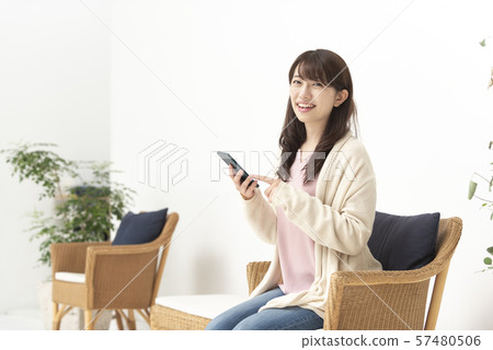 生活方式婦女智能手機電話 生活方式婦女智能手機電話 57480506