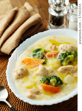 Cream stew with extra virgin oil 57481033