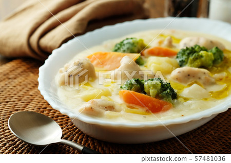 奶油燉特級初榨橄欖油 奶油燉特級初榨橄欖油 57481036