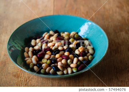 混合豆和蒸豆 混合豆和蒸豆 57494076