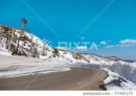 Hachimantai (Sunny April) 57495173