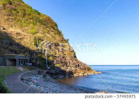 Tarumi Falls (May, Noto Peninsula, sunny) Tarumi Falls (May, Noto Peninsula, sunny) 57495975