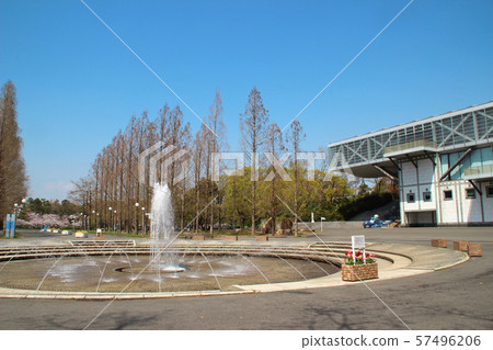 Hakubo Memorial Park Tsurumi Ryokuchi / Central Fountain / Tsurumi-ku Ryokuchi Park 2 Hakubo Memorial Park Tsurumi Ryokuchi / Central Fountain / Tsurumi-ku Ryokuchi Park 2 57496206