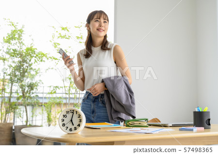 休閒辦公室工作時間短[觀看焦點] 57498365