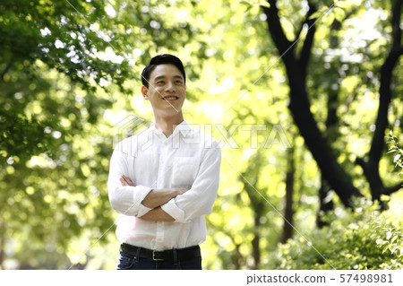 青年背景 57498981