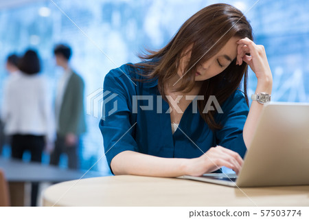 令人煩惱的女人 57503774