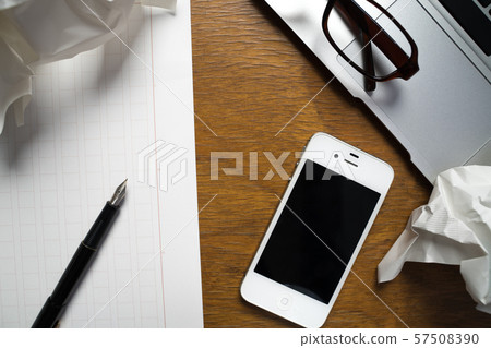 Manuscript paper 57508390