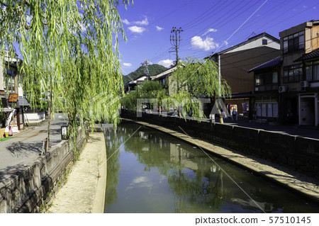 Kinosaki Onsen Nambokuyanagi Street on the Oyodo River (Toyooka City, Hyogo Prefecture) Kinosaki Onsen Nambokuyanagi Street on the Oyodo River (Toyooka City, Hyogo Prefecture) 57510145