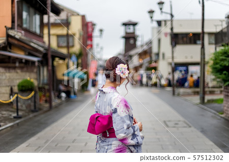 Women wearing yukata at tourist destination Women wearing yukata at tourist destination 57512302