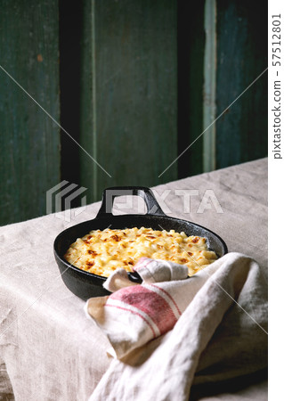 American dish mac and cheese American dish mac and cheese 57512801