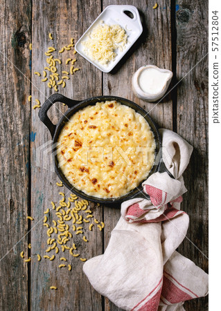 American dish mac and cheese American dish mac and cheese 57512804