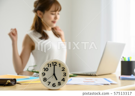 休閒辦公室工作時間短[觀看焦點] 57513317