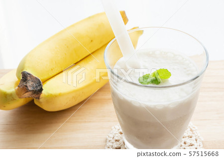 Banana juice 57515668