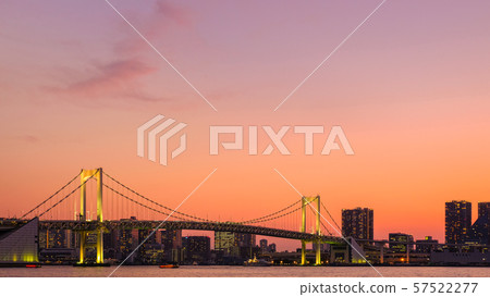 在黃昏的彩虹橋 在黃昏的彩虹橋 57522277