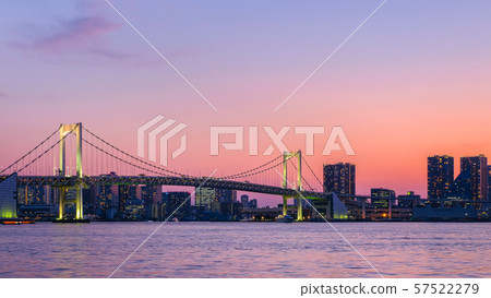 在黃昏的彩虹橋 在黃昏的彩虹橋 57522279