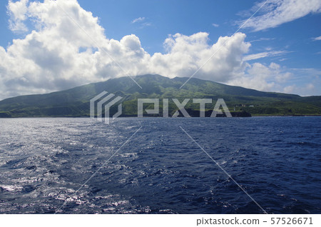 從在太平洋旅行的客船看見的三宅島 從在太平洋旅行的客船看見的三宅島 57526671
