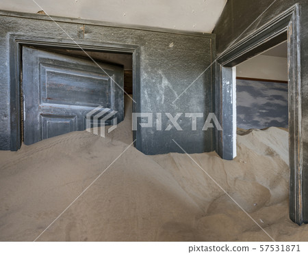 Sand has invaded and taken over these rooms in Kolmanskoppe Sand has invaded and taken over these rooms in Kolmanskoppe 57531871