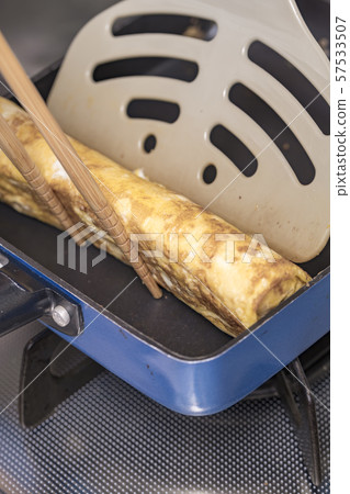 [Making eggs] 57533507