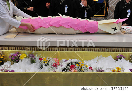 Funeral culture entrance ceremony in Korea 57535161