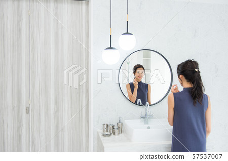 衛生間的少婦 57537007