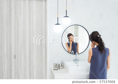 衛生間的少婦 57537008