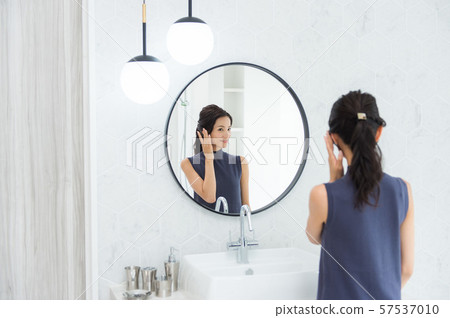 衛生間的少婦 57537010