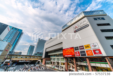 PARCO看法在Kinshicho駐地前面的在東京都市風景在日本 57537136