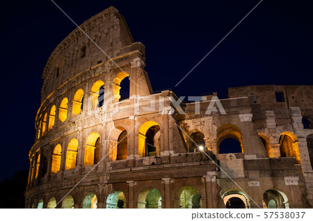 The famous Colosseum at night in Rome The famous Colosseum at night in Rome 57538037