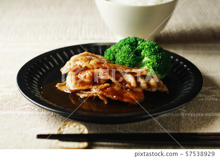 豬腰用多汁的薑和米飯 57538929