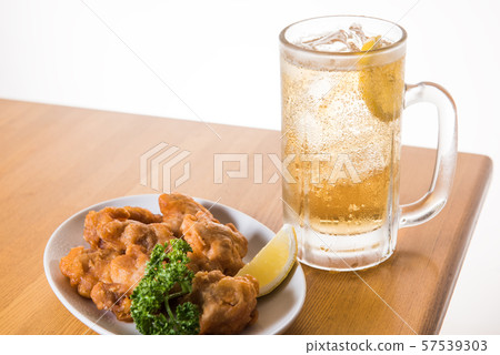 油炸高球和幼雞 57539303