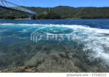 One of Japan's three major tides! Whirlpools of the Kuronoseto and the Kuronoseto Bridge One of Japan's three major tides! Whirlpools of the Kuronoseto and the Kuronoseto Bridge 57540172