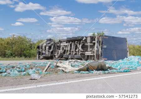 the truck lies on the parties on the route after the truck lies on the parties on the route after 57541273