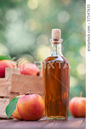 apple cider or vinegar 57547635