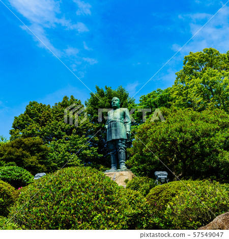 鹿兒島的觀光景點：該地區的英雄，明治修復的代表（由城山和藍天支持）的高森賽戈雕像 57549047