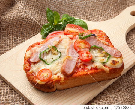 Pizza toast  57550885