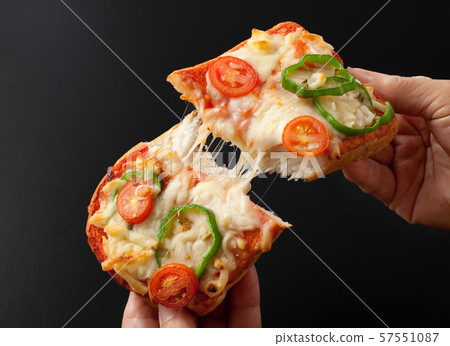 Pizza toast  57551087