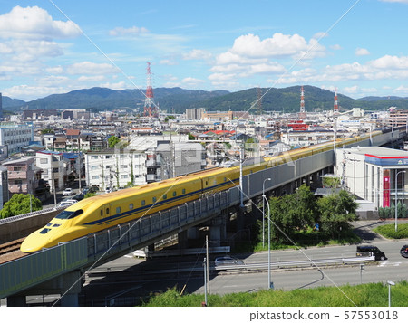 Dr. Yellow at Takatsuki 57553018