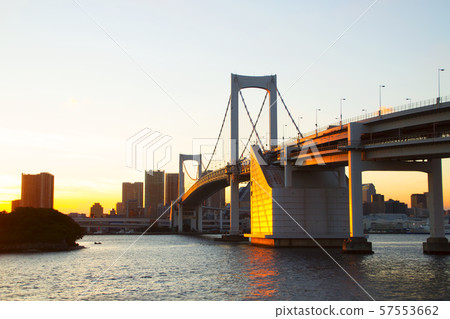 彩虹橋晚上日落 57553662