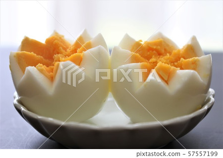 Jagged cut boiled egg Jagged cut boiled egg 57557199