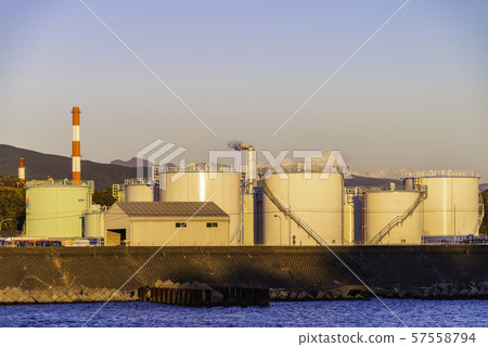（Shizuoka）Tagonoura Port的儲罐 57558794