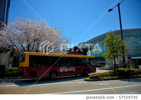 Spring view of Kanazawa Station with cherry blossoms (10) 57559730