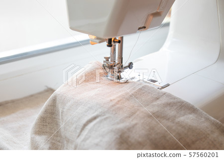 Sewing machine and item of clothing, sewing Sewing machine and item of clothing, sewing 57560201