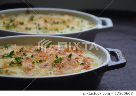 Shrimp macaroni gratin 57560607
