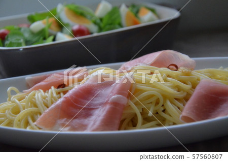 Peperoncino  57560807