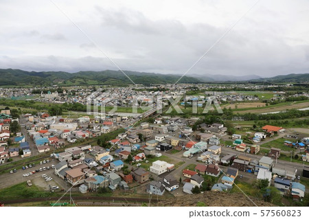 從觀測所岩石看見的遙遠的都市風景 57560823