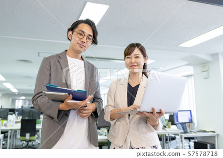 Casual office image 57578718