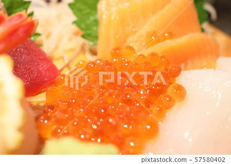Assorted delicious sashimi Assorted delicious sashimi 57580402