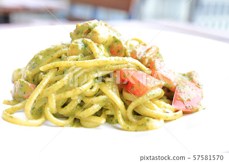 美味的羅勒麵食 57581570